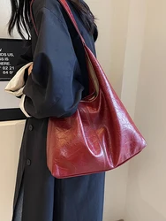 Bolso de mano de cuero suave para mujer, bolsa de hombro de gran capacidad, color rojo, a la moda, para boda, 2023