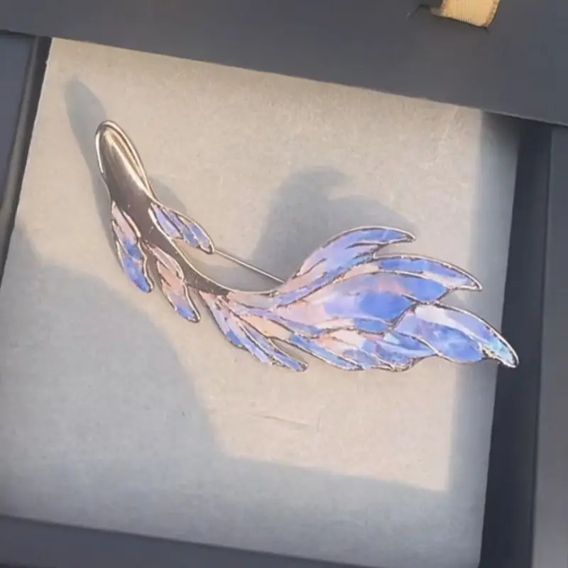 

Love and Deep Space Qi Yu Big Fish Crabapple Brooch Anime Peripheral Original Cosplay Accessories Xmas Gift