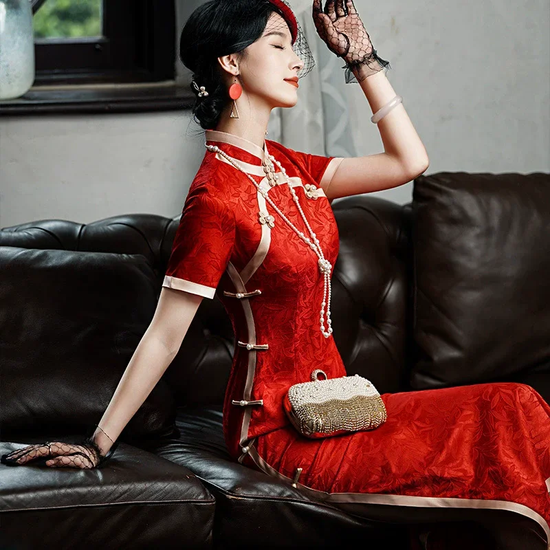 

Элегантное женское красное платье Cheongsam в китайском традиционном стиле, улучшенное женское жаккардовое платье Ципао с воротником-стойкой и коротким рукавом