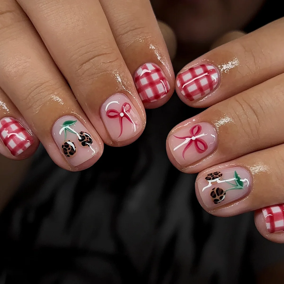 

24PCS Retro Floral Short Square Press on Nails Sweet Cool Fake Nails with Cute Bow Plaid Design Light Luxury Glossy False Nails