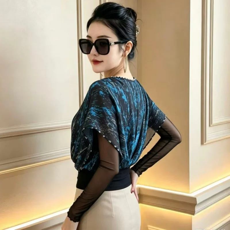 New Autumn Fashion Diamond V-neck T-shirt For Women Elegant Flying Sleeve Shirt Temperament Long Sleeved Tops Clothing