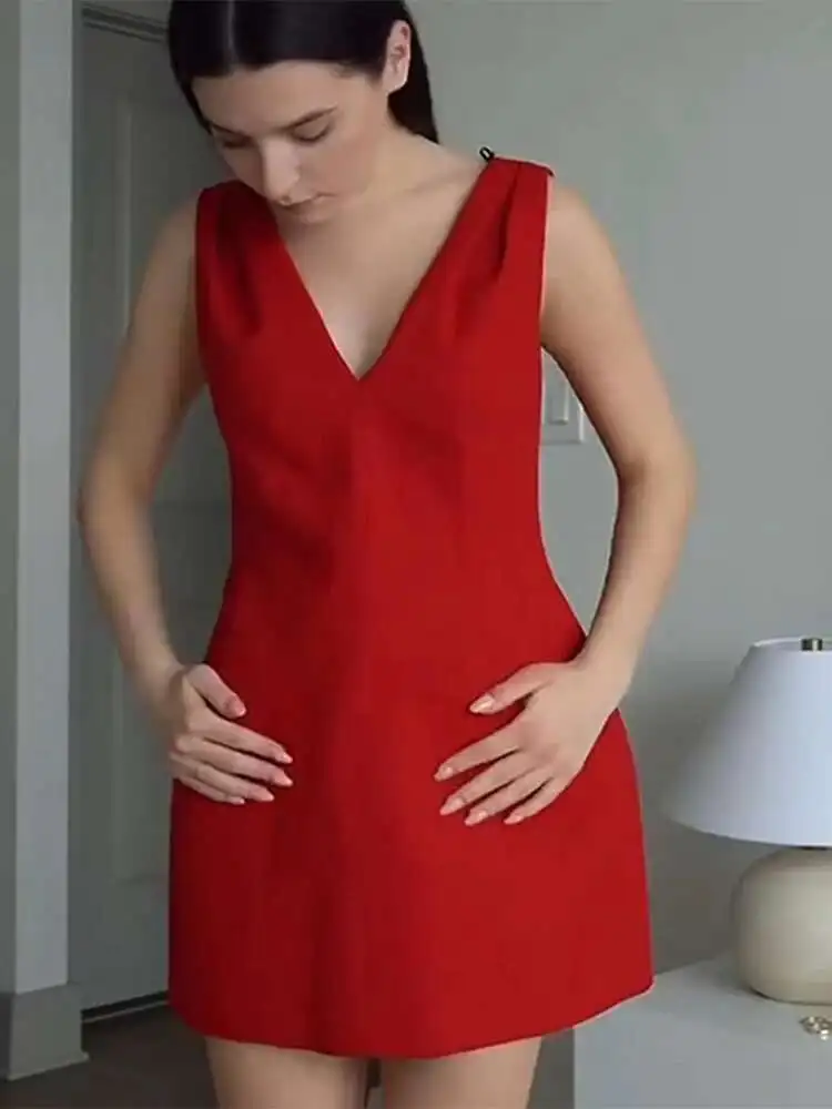 이브닝 파티 우아한 탱크 드레스 여성 v 넥 민소매 백리스 하이 웨이스트 홀리데이 드레스 여성 2025 봄 세련된 레드 가운