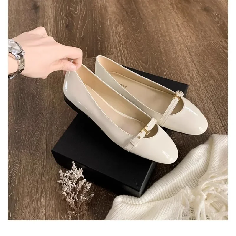 Women Flats Grape Mom Temperament Small Round Head Straight Buckle Patent Leather One Foot Pedal Flat Commuting Shoes Woman Shoe