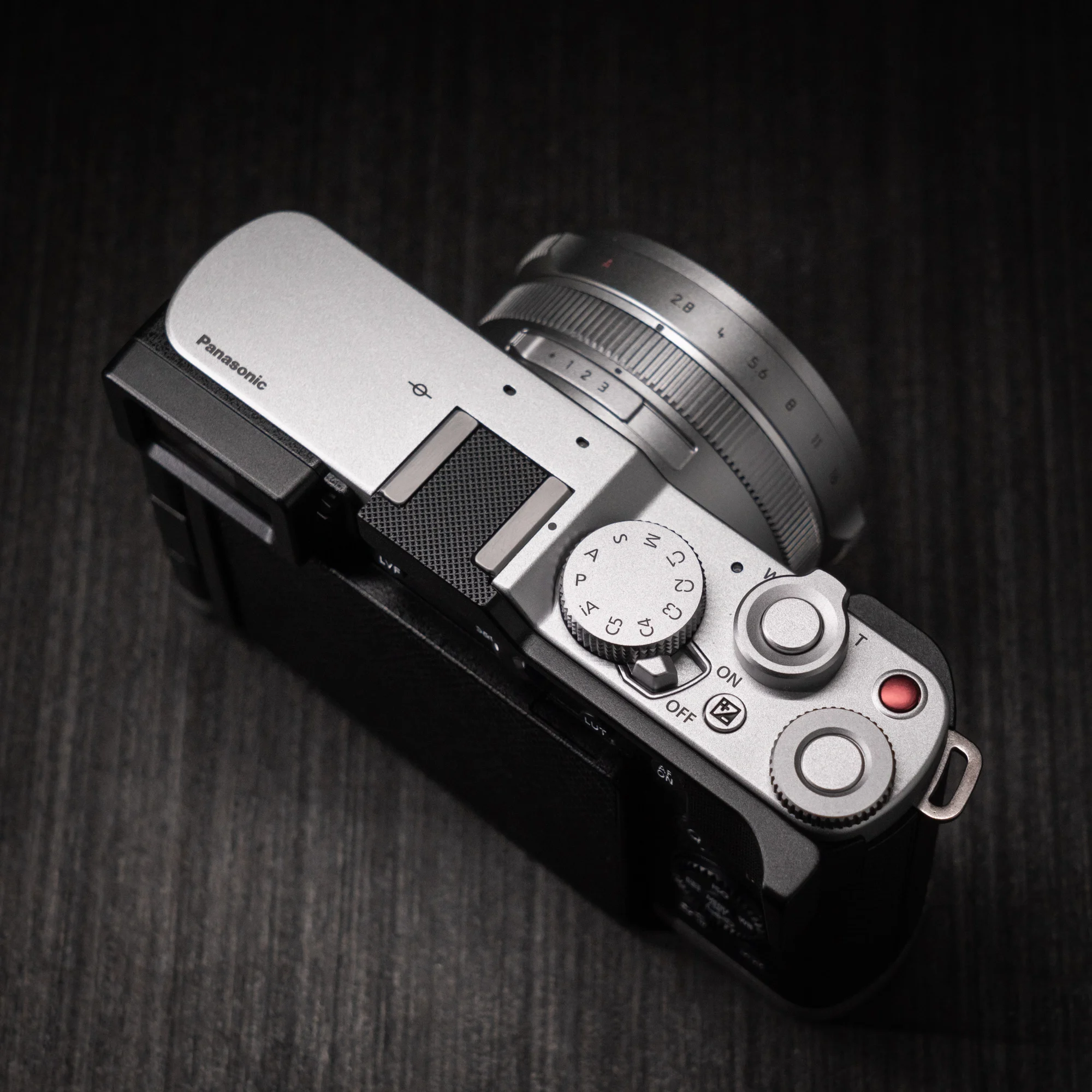 Aluminium-Metall-Handgriff für Panasonic LUMIX L10 Kamera, ergonomisch gestaltet. – Detail 14