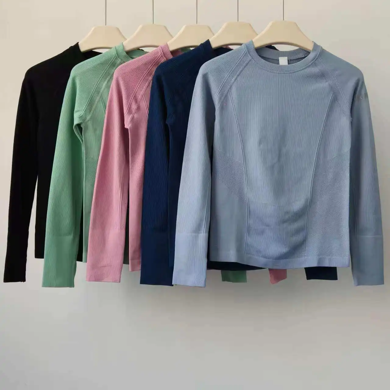 Herbst- und Winter-Yoga-Kleidung, langärmlige Oberteile für Damen, figurbetont, schnelltrocknend, für Sport, Training, Laufen, Pilates und Fitness. – Detail 2