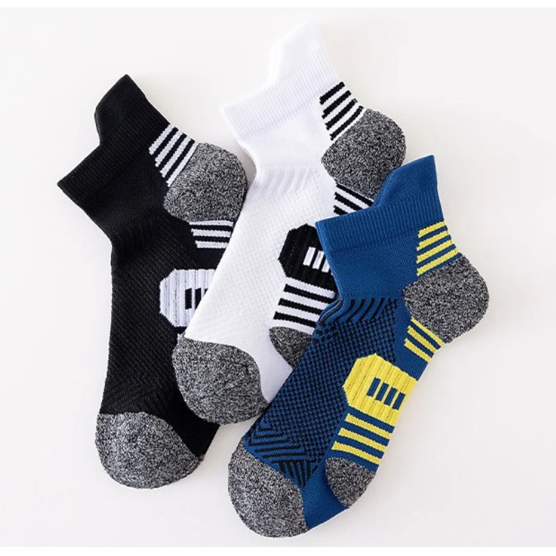 1/3 Paar neue, bequeme Herren-Sportsocken für den Frühling, schweißabsorbierende, geruchsneutrale Basketballsocken, kurze Outdoor-Herrensocken