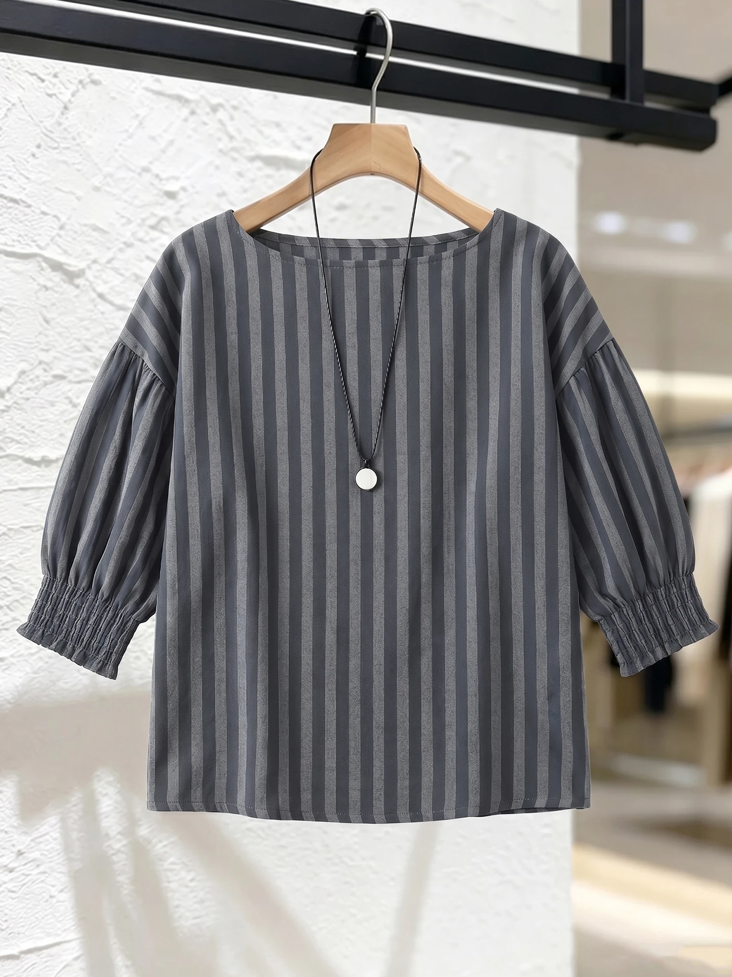 

Loose Casual Striped Base Shirt Summer Anti-Aging Fashion round Neck Lazy Style Versatile Meat Covering Bottoming Shirt