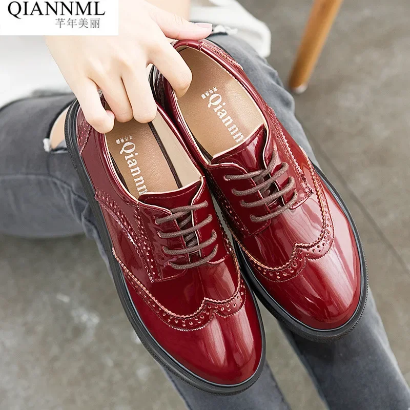 Vintatage Small Size 33-43 Shallow Brogues Oxford Shoes Women Platform Flats 2024 Thick Bottom Patent Leather Shoes Office Mom