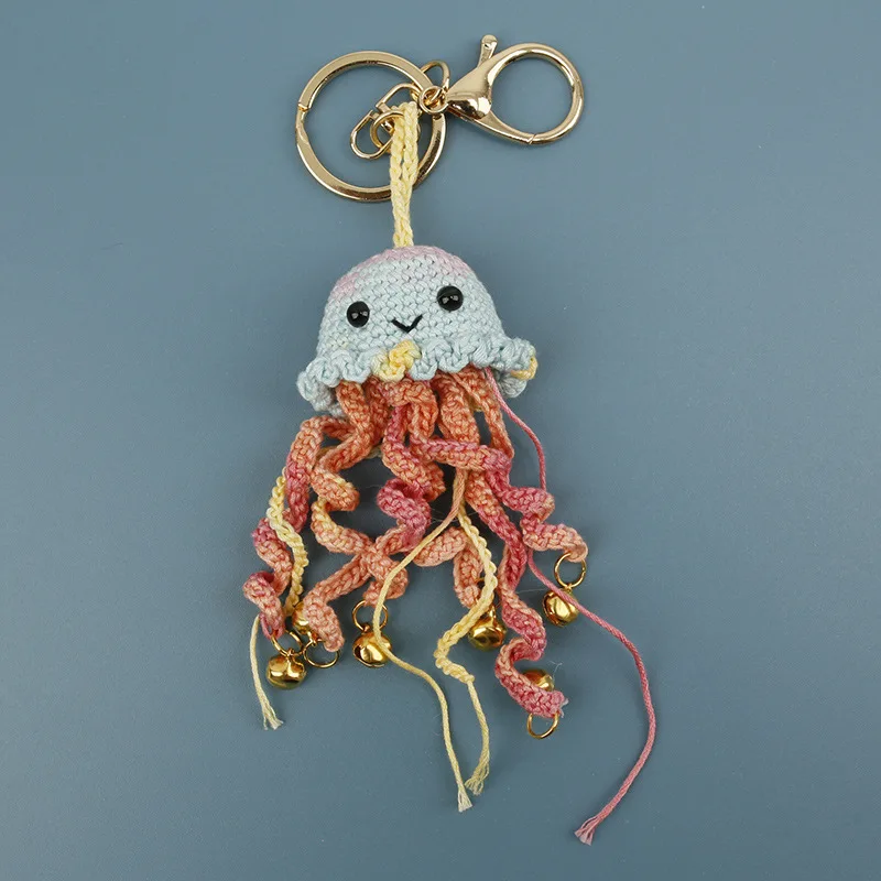 Kreativer Gehäkelter Quallen-Schlüsselanhänger Handgefertigter Gewebter Quallen-Anhänger Gestrickter Meeresfisch-Rucksackanhänger Liebevolles Geschenk – Detail 4