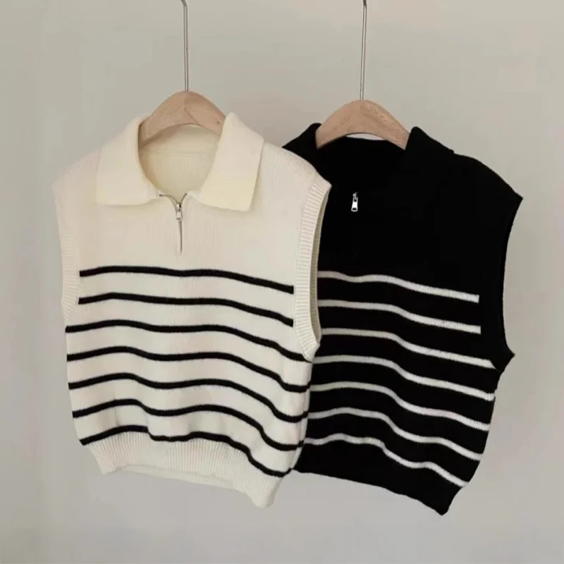

Women's Striped Polo Sweater Vest Quarter-Zip Sleeveless Knit Top Preppy College Style Black White Contrast Academia Outfit