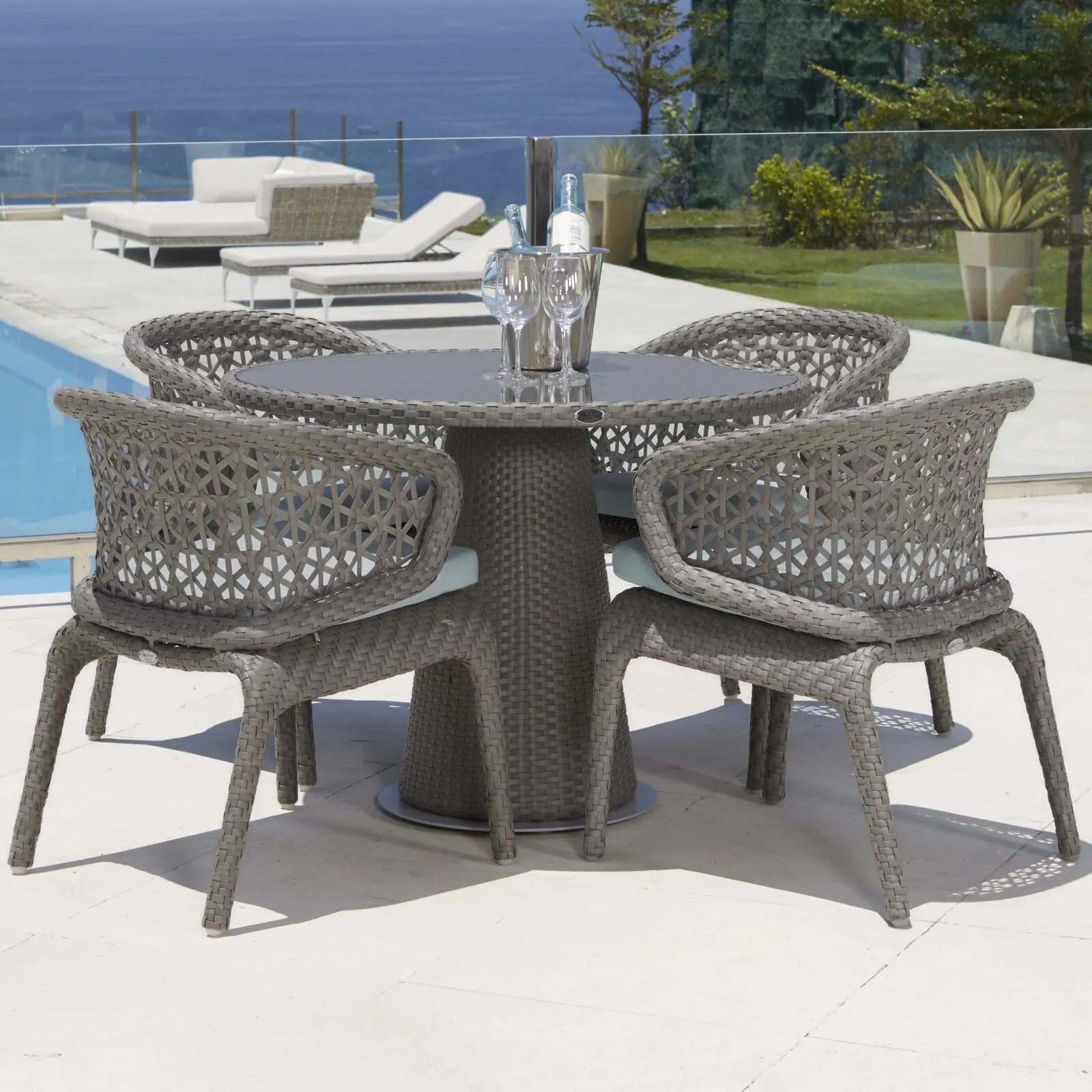 & New Design Round Table Rattan Dining Sets Outdoor Patio Sets Table with Chairs