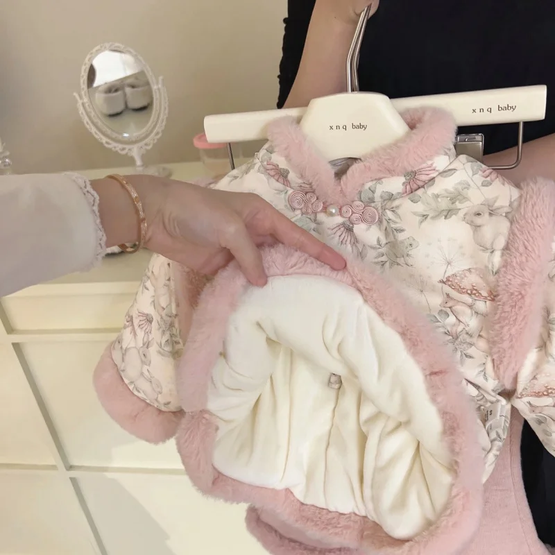 

2025Winter Girls' Outfit Stylish Children's Fleece Baby Girl First Birthday Dress New Year Hanfu Two-Piece Set