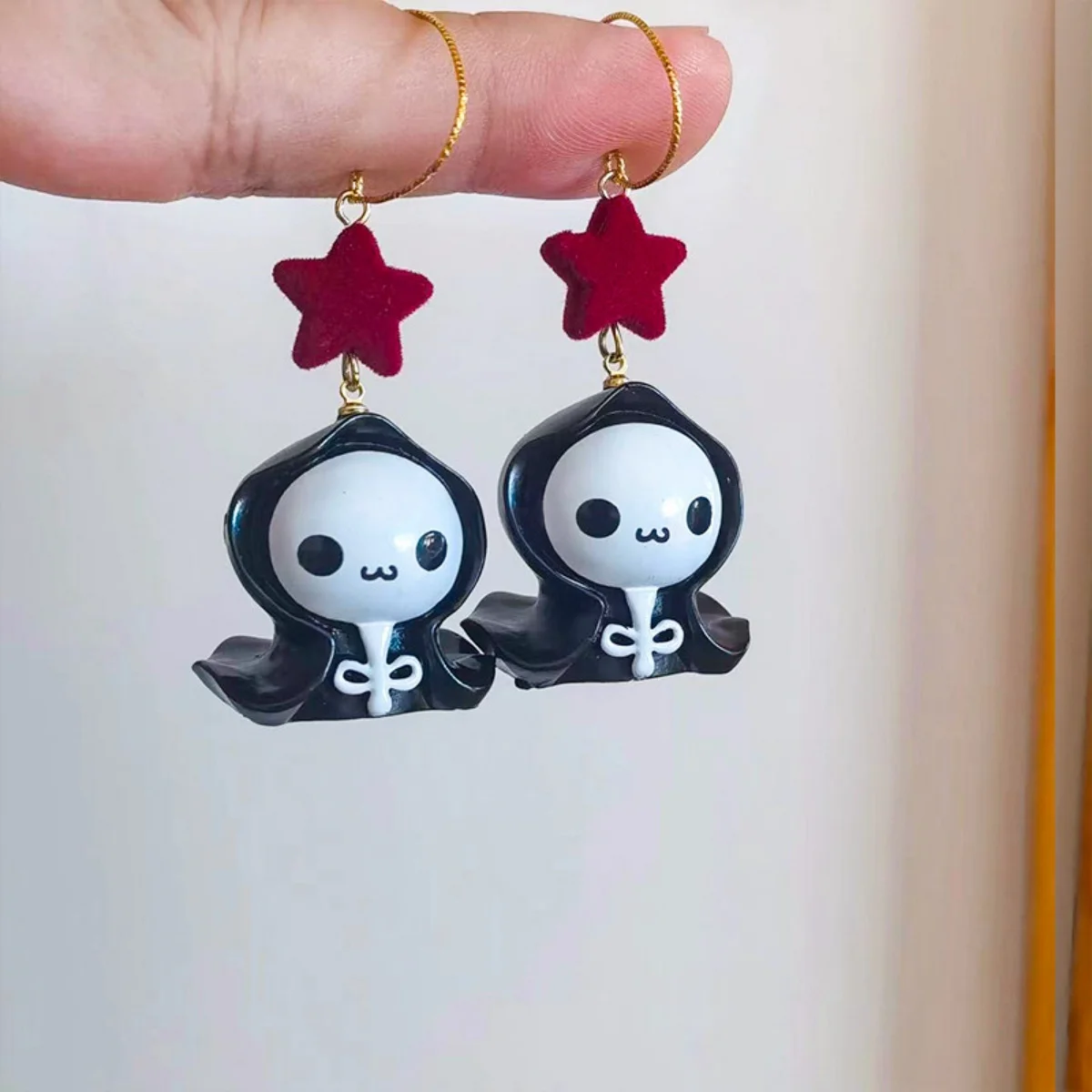 Halloween Skeleton Drop Earrings Cute Red Flocked Star Cartoon Black Skull Dangle Earring Funny Party Jewelry Gift For Women Men