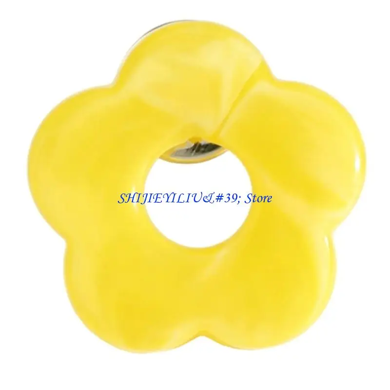 E21F Acrylic Look Floral Pin for Lapels, Scarves and Everyday Bag Detail