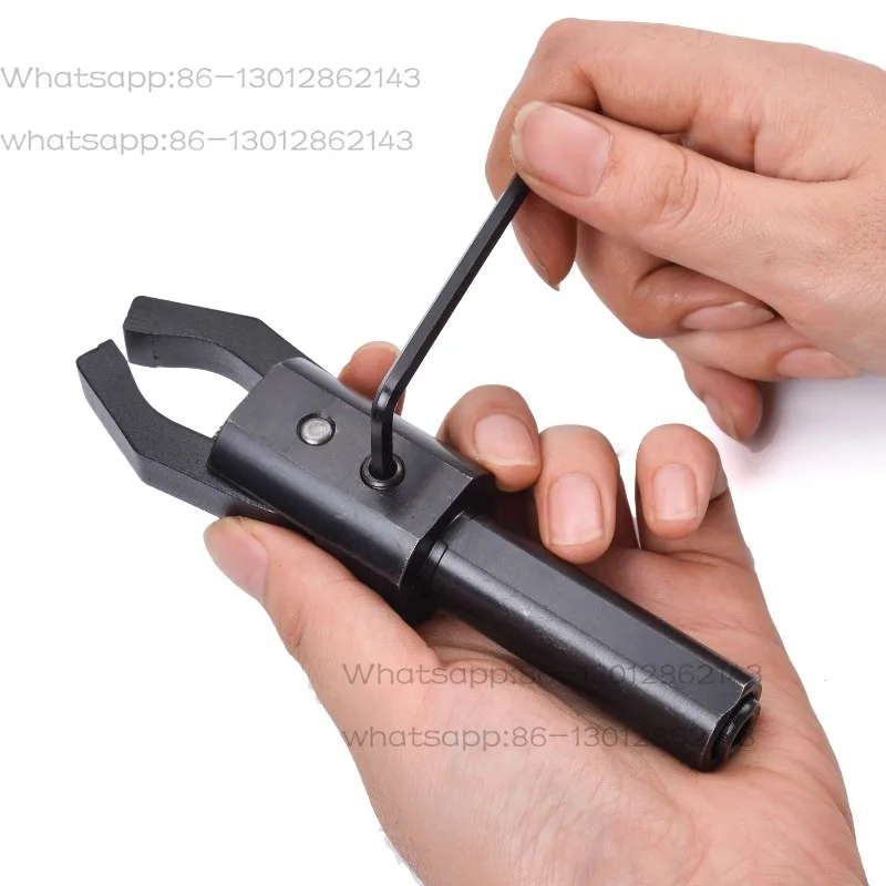 C-NC lathe round handle automatic puller, puller, gri-pper, feeder, square handle material gri-pper, embedded alloy steel claw