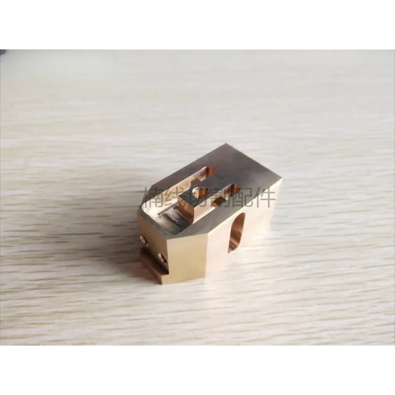 

EDM Part MV Power Feed Holder Brass X197B296H02 22.5*25*45mm for Mitsubishi-DWC DWC-MV Service wire cut EDM Machine