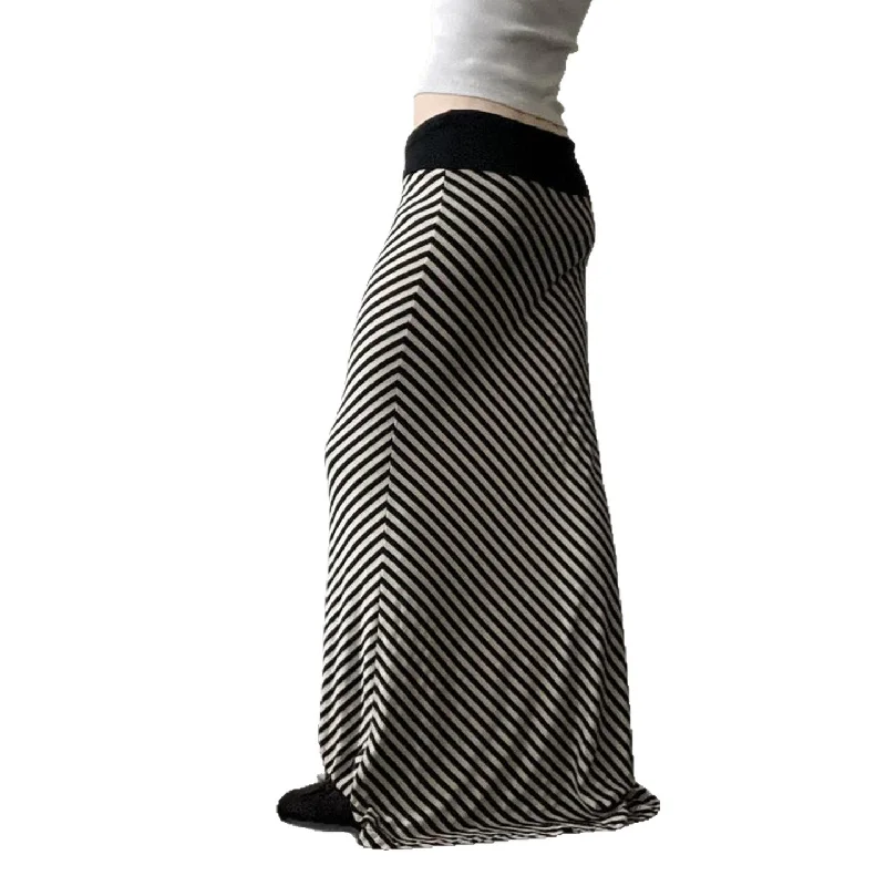 

Black And White Striped Contrasting Basic Long Skirt Sexy Spicy Girl Style Simple Skirt