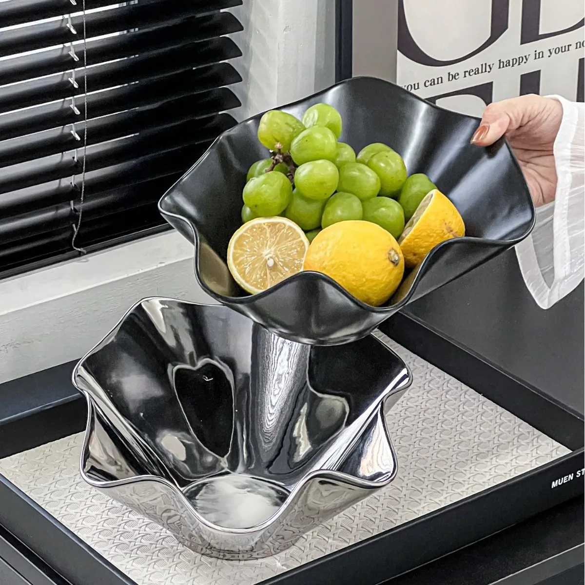 

Luxury Electroplated Ceramic Fruit Tray, Large Capacity Irregular Creative Design, for Living Room Snack Nuts Salad Home Serving