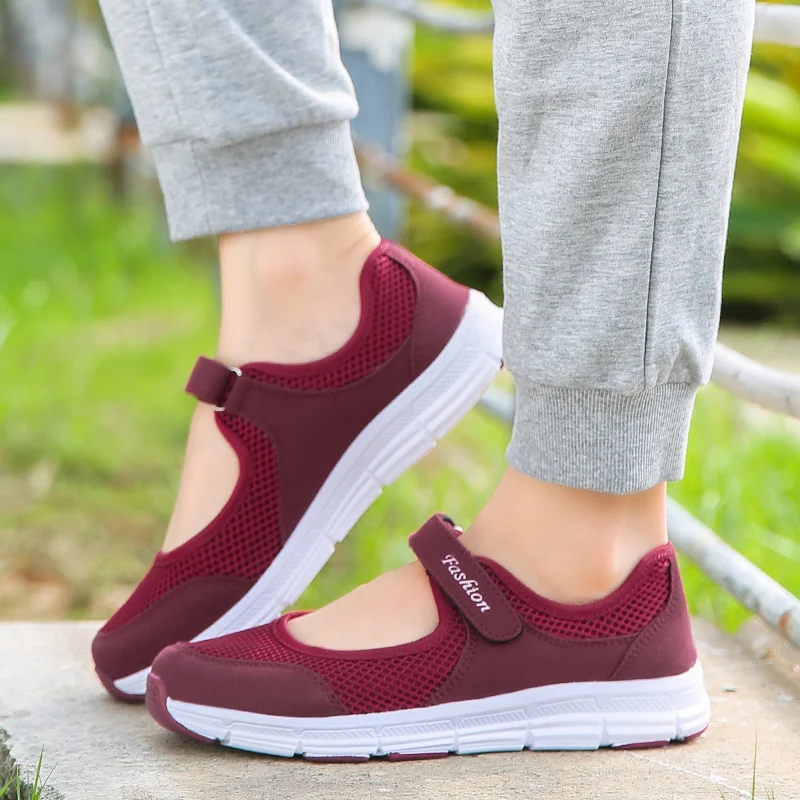 Fashion Women Shoes Super Lightweight Flats Casual Breathable Mesh Spring Summer Footwear Ladies Walking Running Sneakers Gift