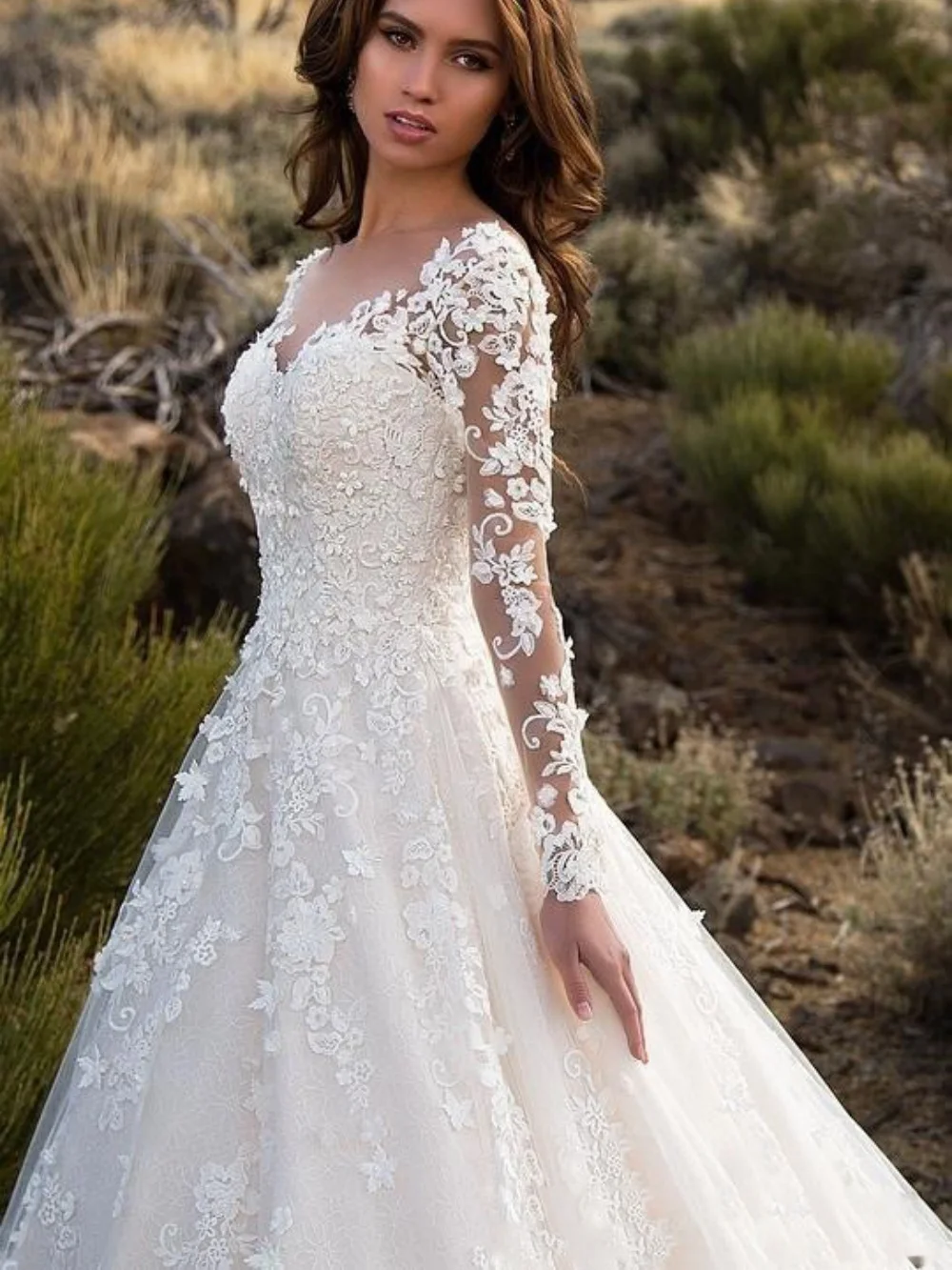 Robe de mariée élégante à manches longues et col rond, robes de patients en tulle, train de balayage, mariée ligne A, appliques, sur mesure