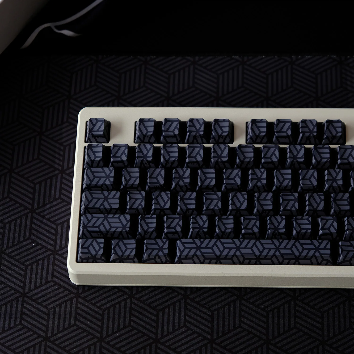 

135 черных PBT-кейкапов с тематикой Magic Box, двойное литье, боковая печать, светопропускающие, профиль Cherry, для механических клавиатур ISO