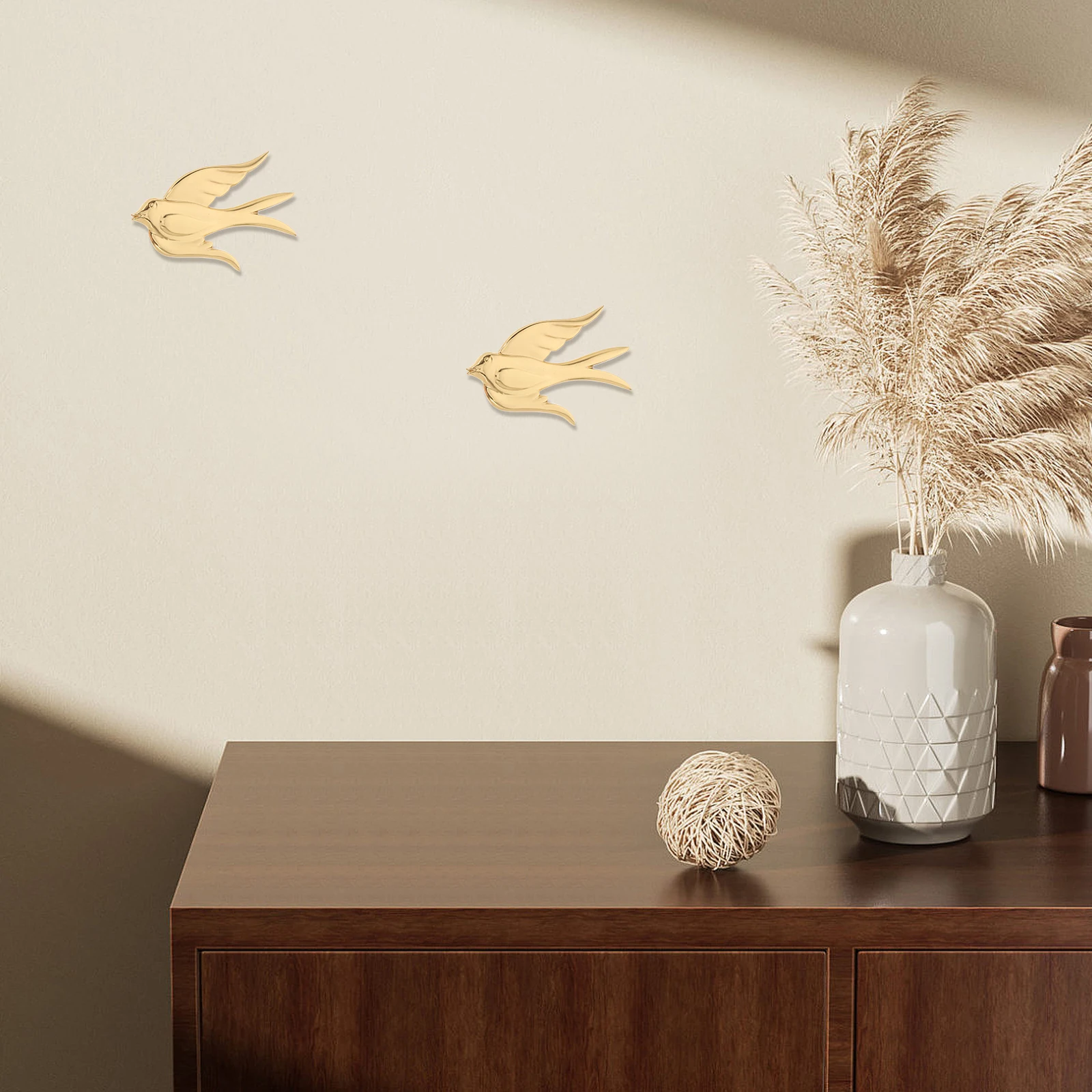 

Exquisite Brass Bird Art Flying Birds Sculptures 3.5X2.3 Inch Metal Decor 3D Hanging Ornament Lifelike Animal Home