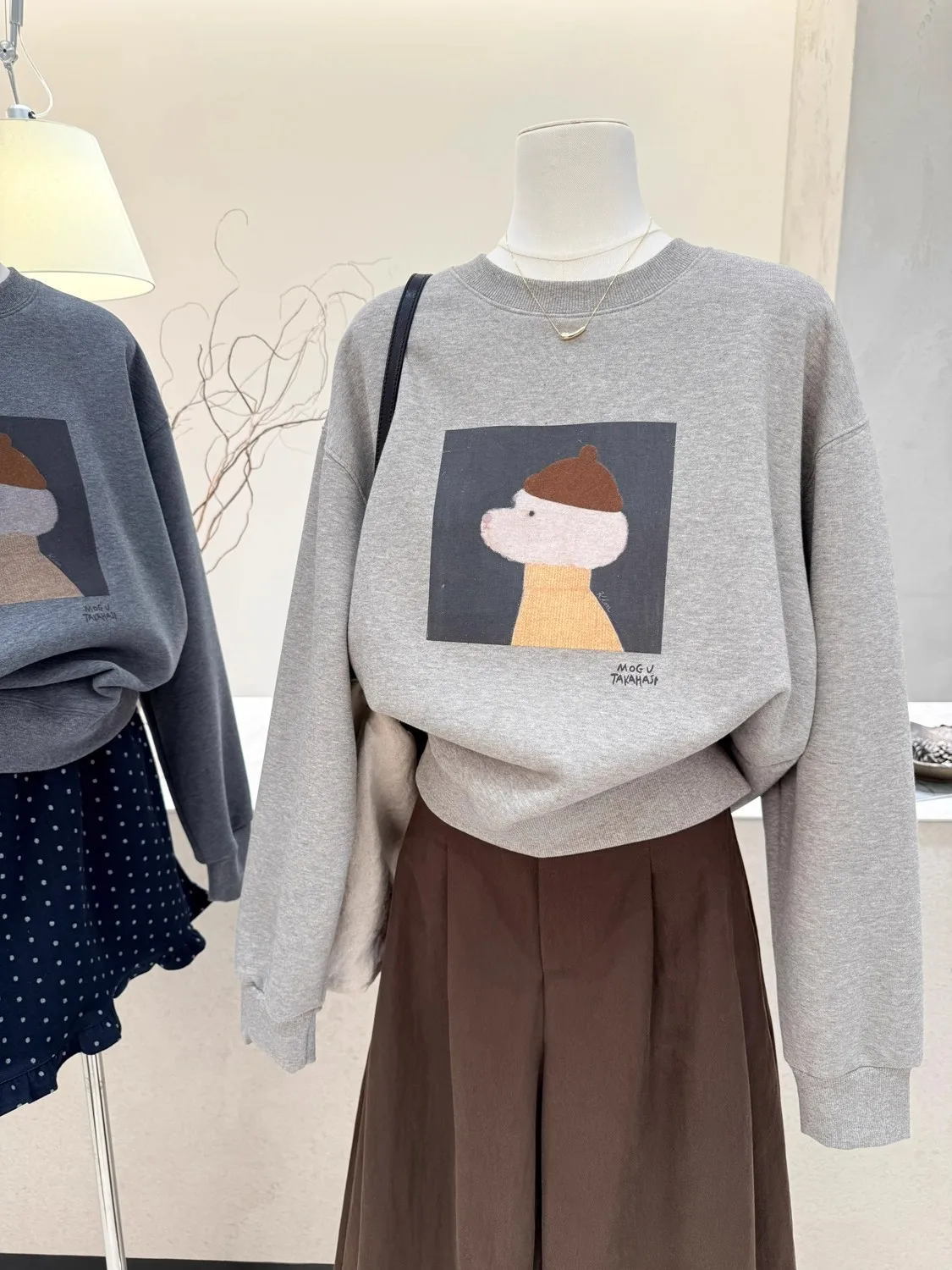 

Женская толстовка свободного кроя с круглым вырезом, из воздушного хлопка, с мультяшным принтом, в корейском стиле, для повседневного образа, осень-зима, новинка