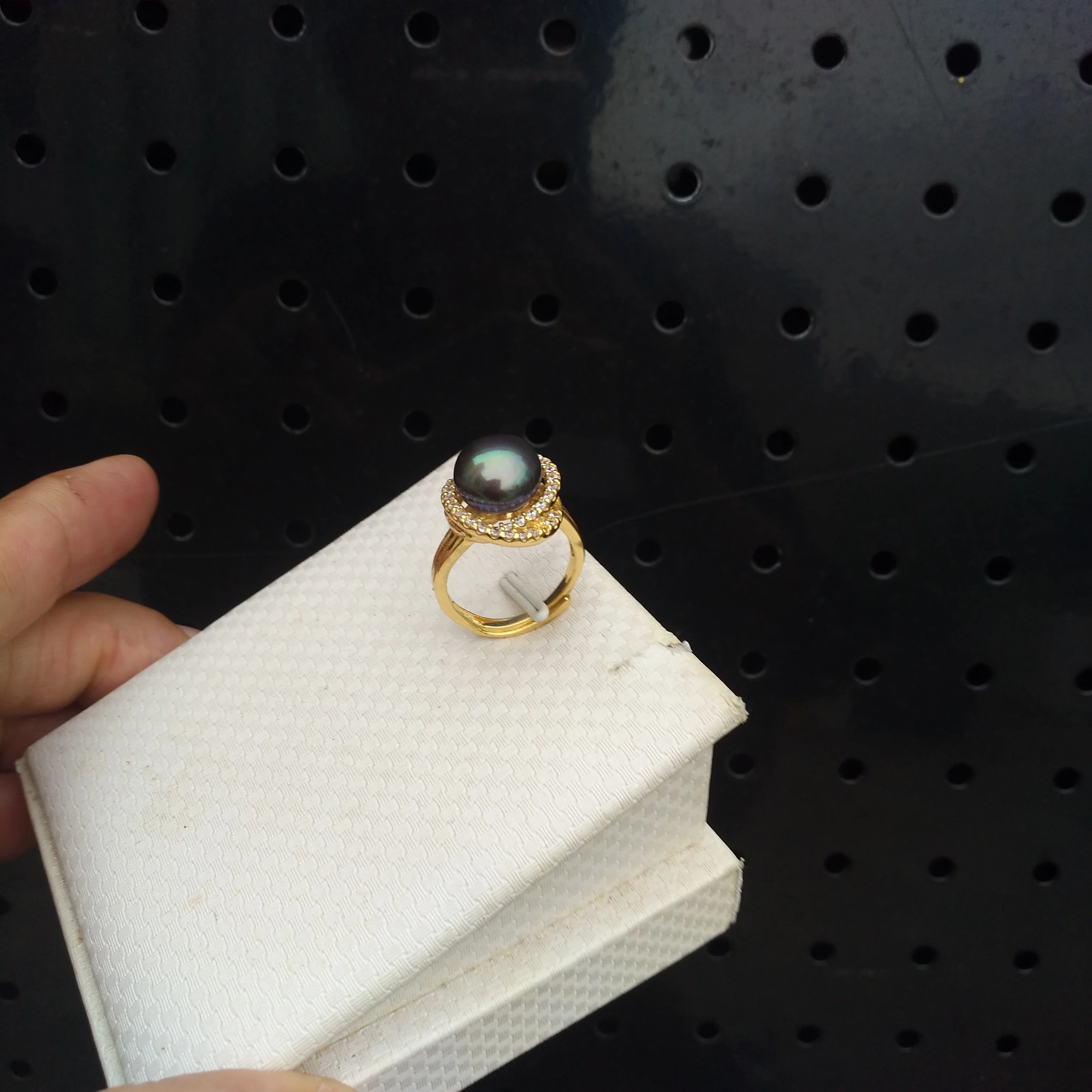 

Stunning AAA+ 10-11mm Natural South Sea black green Pearl Ring Original Real shot photos, what you see is what you will receive.