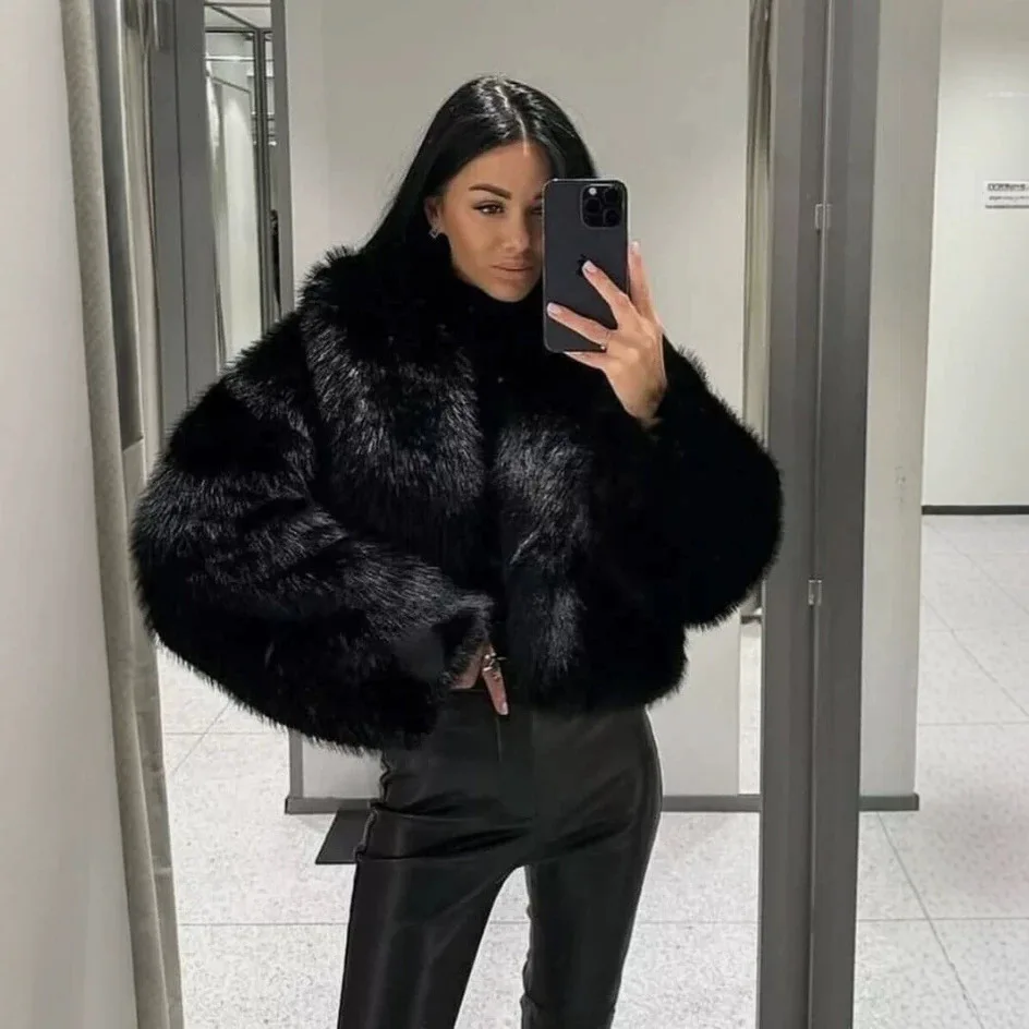 Street Fashion Week Luxury Brand Gardient Cropped Faux Fur Coat Women Winter 2026 Hot Cool Girls Fluffy Short Fur Jacket
