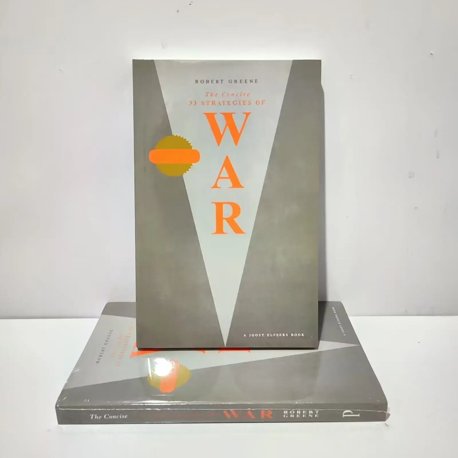 The Concise 48 Laws Of Power от Роберта Грина