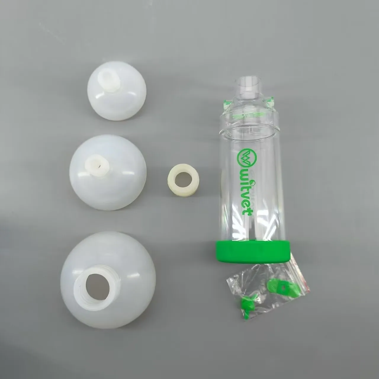 Pet mist storage tank, pet nebulization inhaler, dog and cat mouth and nose aerosol dispenser, suitable for respiratory diseases