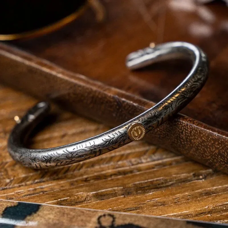 

Gojo Retro Golden Eagle Bracelet - Unisex Indian Ethnic Design Accessory