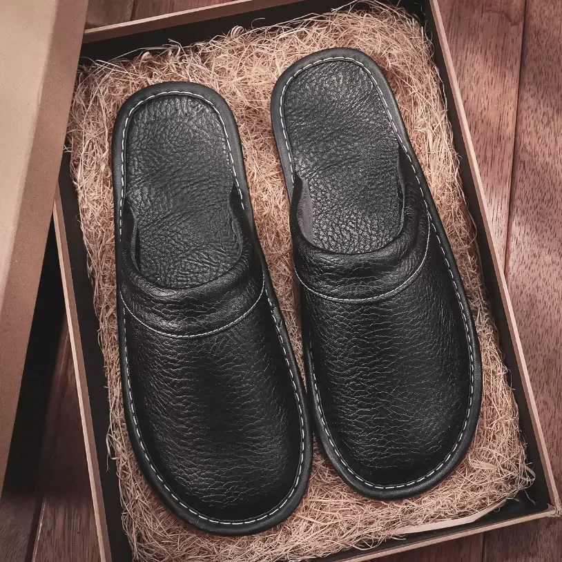 

Leather Slippers for Men Women – Breathable Non-Slip Black Sole Indoor House Shoes, Couple's Home Slippers for All Seasons