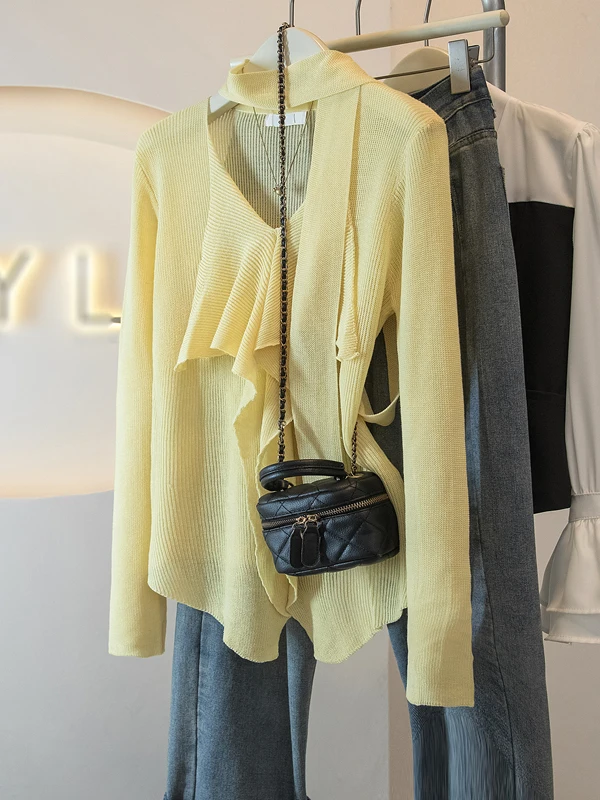 

Yellow V-Neck Bell Sleeve Shirt Women's Beautiful Summer New Style Loose Fit Korean Style Commute Wind Long Sleeve Shirt