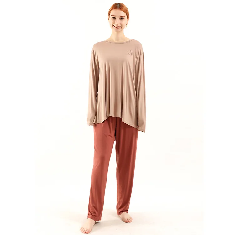 $skin color top + cinnabar red pants