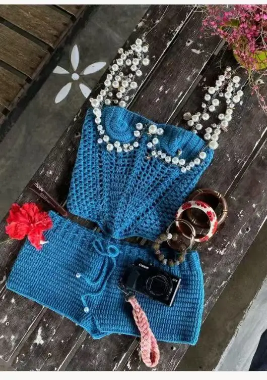 Primavera ed estate nuova moda sexy tinta unita crop halter top corto con perline