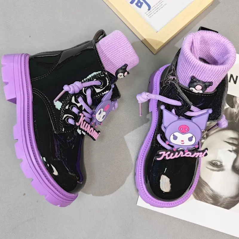 

Sanrio/Новые стильные детские ботинки martin, универсальная детская обувь Kuromi для девочек, весенние милые модные повседневные ботинки с героями мультфильмов, хит продаж