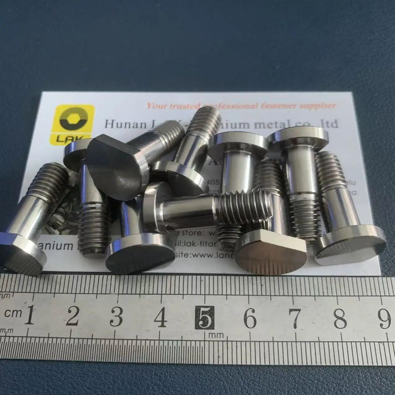 M8x24 27 برغي/مسمار من التيتانيوم برأس مستدير لمسند المحرك Gr5 #2