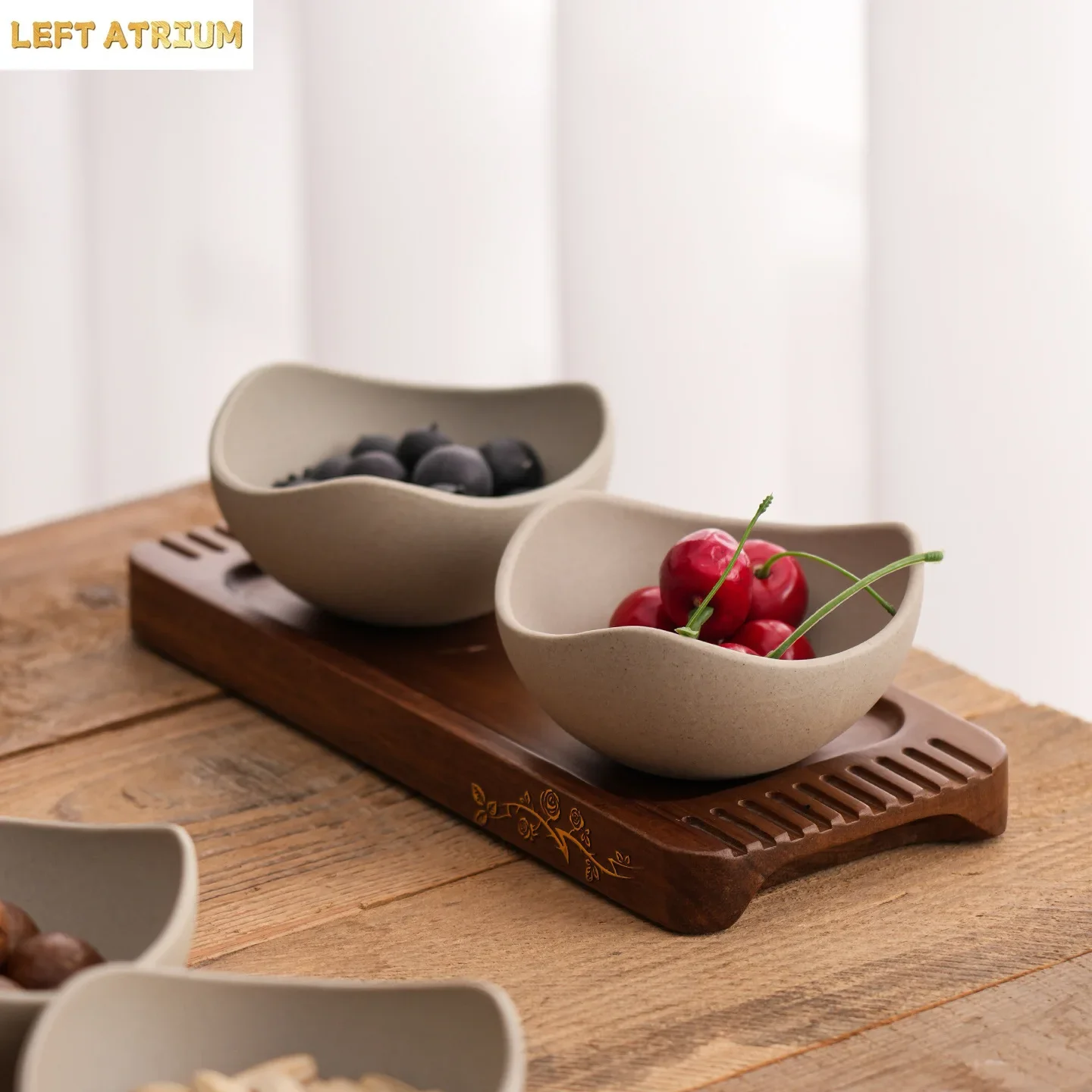 snack plate, dried fruit plate, household living room coffee table, refreshments, nuts, candy, snacks, terracotta fruit plate