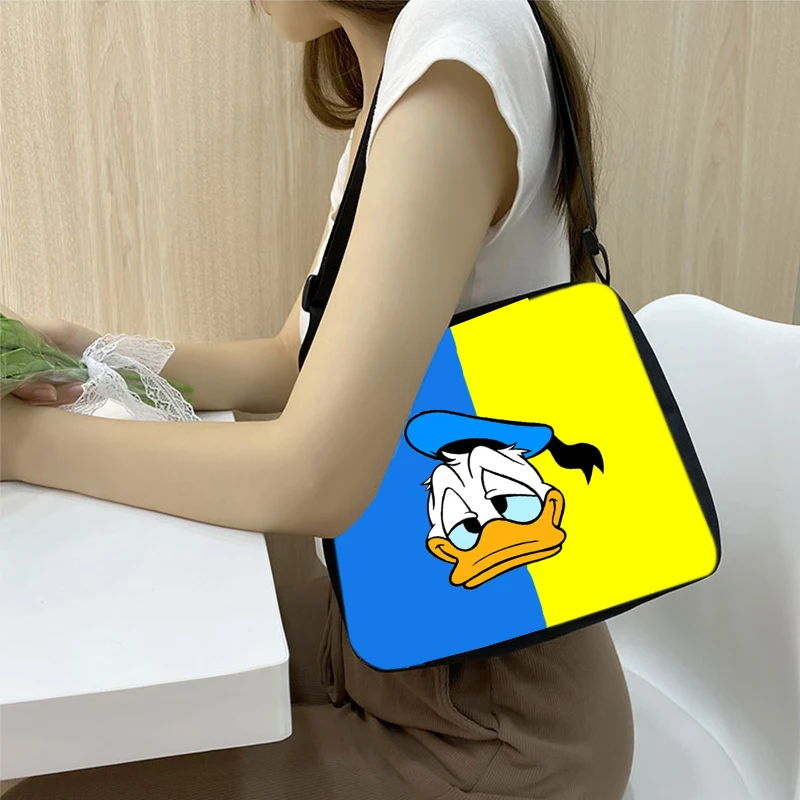 Kadınlar için yeni Disney Mickey Mouse çanta dondurulmuş prenses Minnie karikatür baskı moda Crossbody çanta kızlar Tote çanta kart tutucu