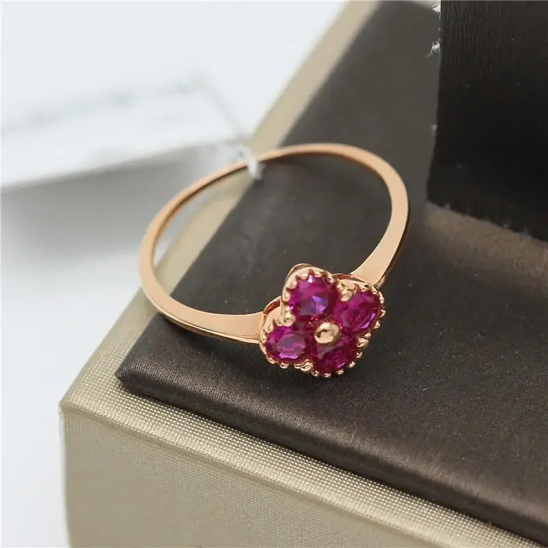 Fresh Charms Ruby Small Flower Rings for Women Inlaid High Quality Ruby Ring Exquisite Engagement Wedding Jewelry