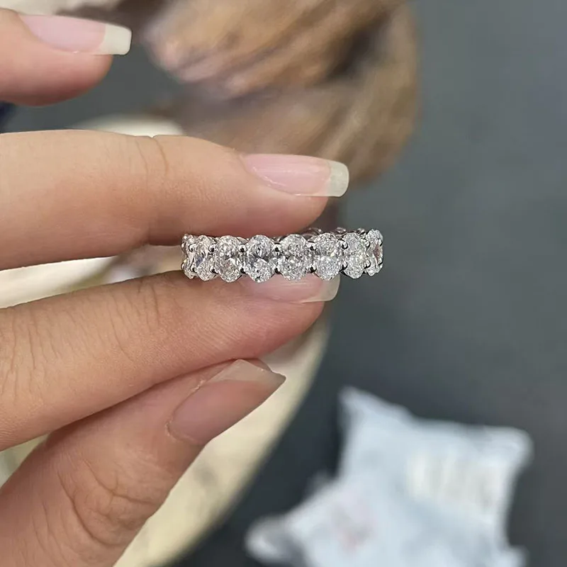 Premium 0,3 Karat oval geschliffener HPHT Laborgezüchteter Diamant Eternity-Band-Ring aus Platin 950, Vollbesatz, stapelbarer Hochzeitsring. – Detail 8