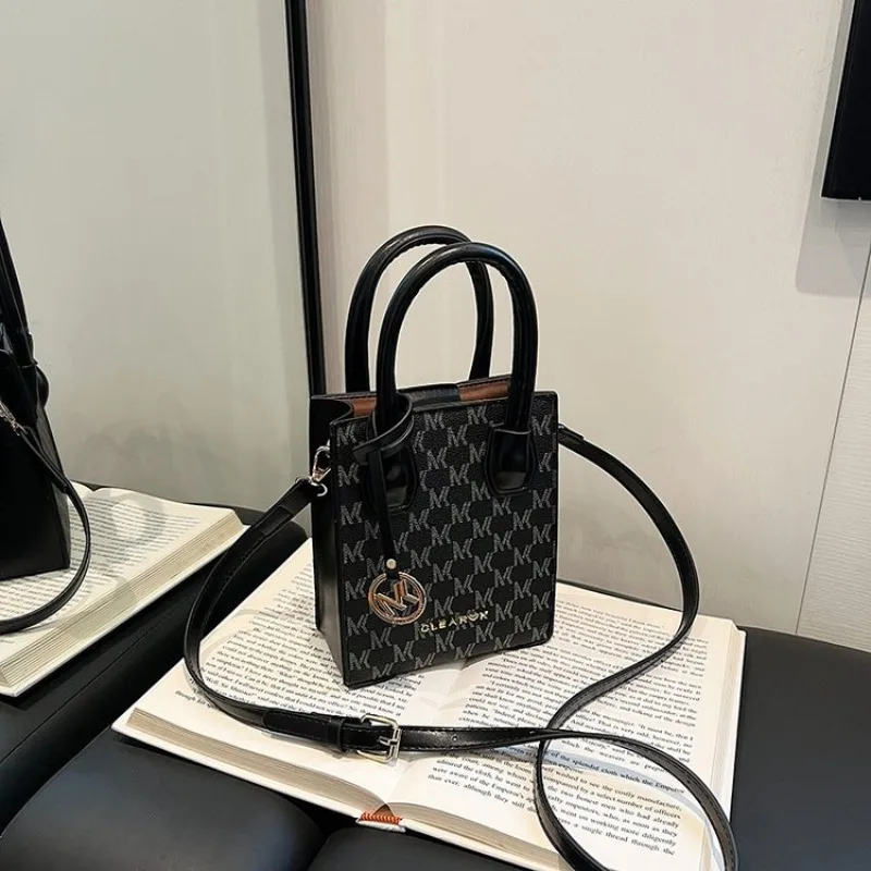 

Fashionable Women Handbag Cute Pillow Bag Crossbody Purse For Students School And Campus Style Daily Use