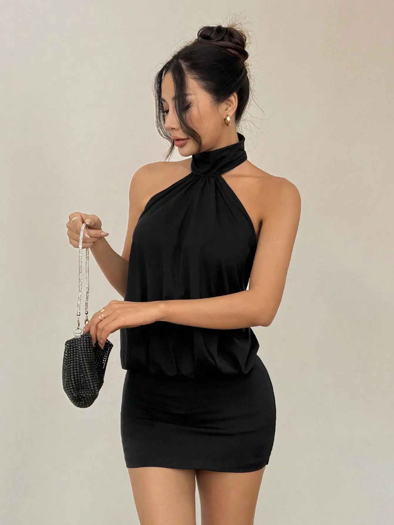 

Black Halter Neck Sleeveless Mini Dress with Ruched Detail