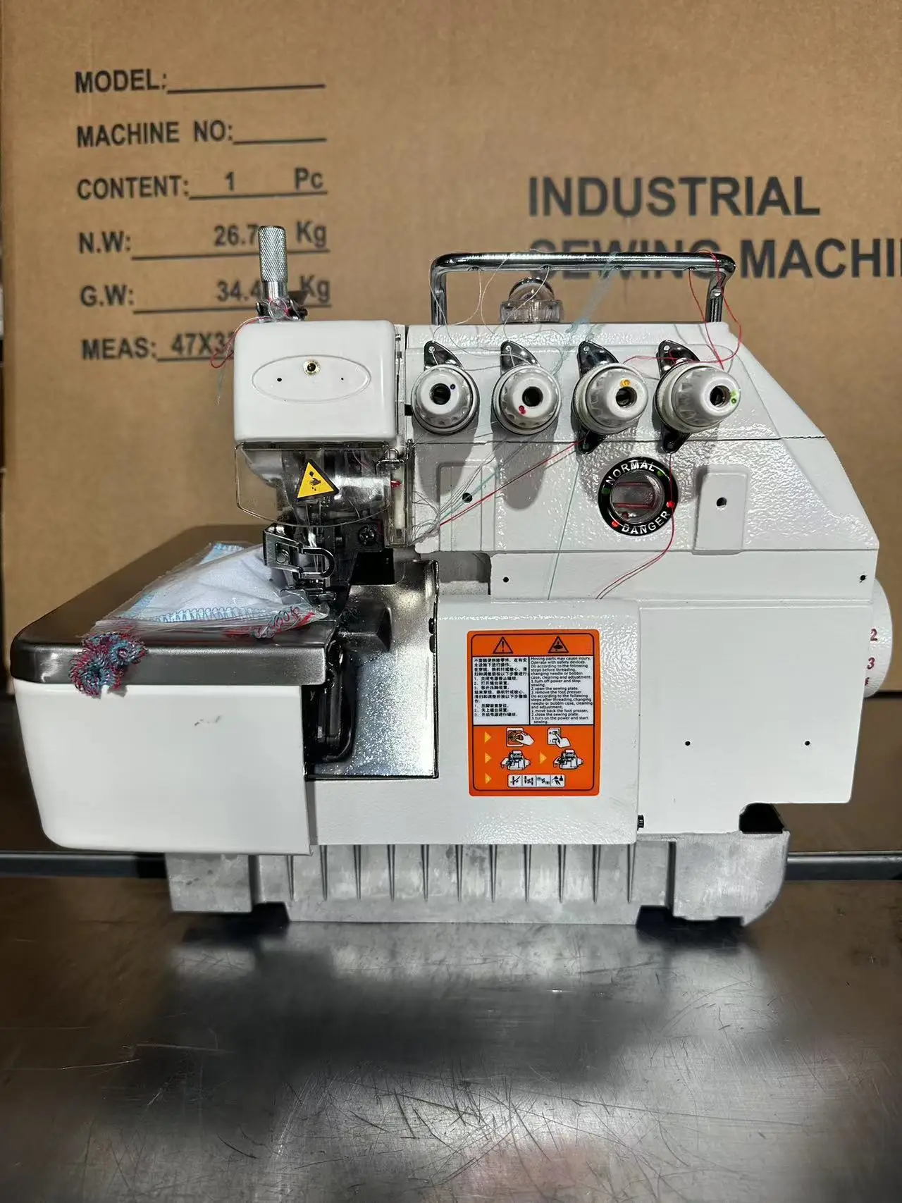 CP-747 Cheap Price 747 Model Servo Motor 4 Thread Overlock Sewing Machine Industrial