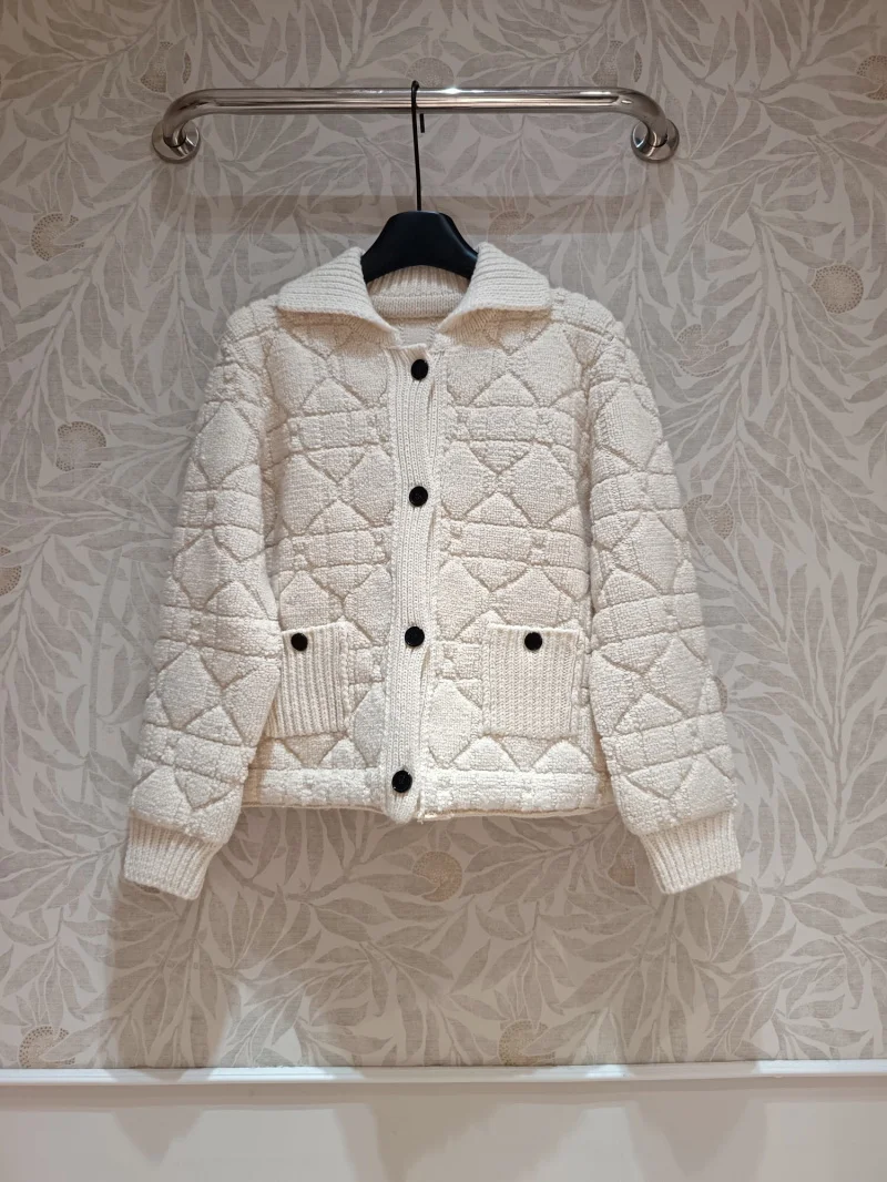 2024 Autumn/Winter New Women's Sweater Fashionable and Exquisite Tengge Pattern Wool Cashmere Knitted Cardigan Coat