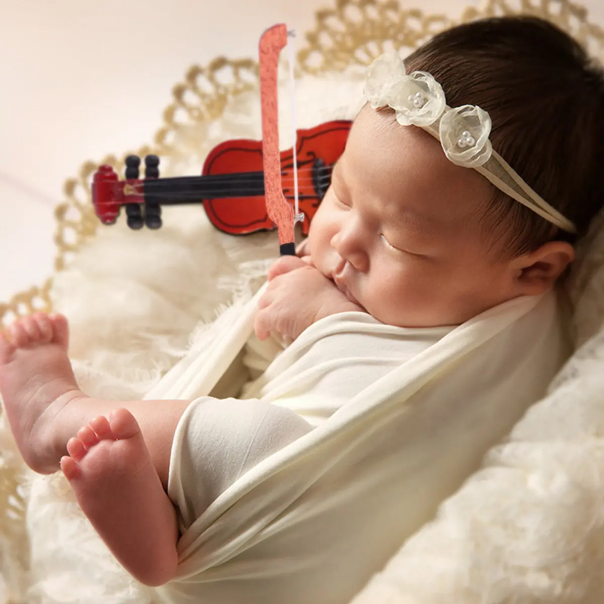 Mini Violin Simulation Fine Workmanship Small World Decoration for Dollhouse Accessories Photography Props Creative Intelligence
