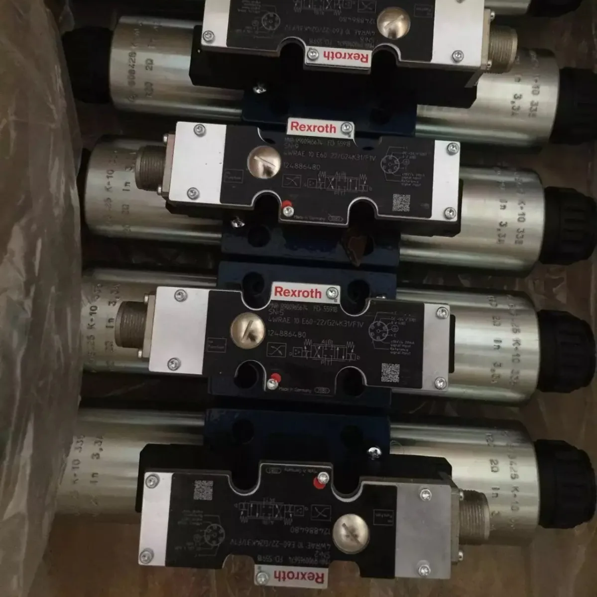 Rexroth Proportional Directional Valve R900973571 4WRZ16W6-150-7X/6EG24N9EK4/D3M