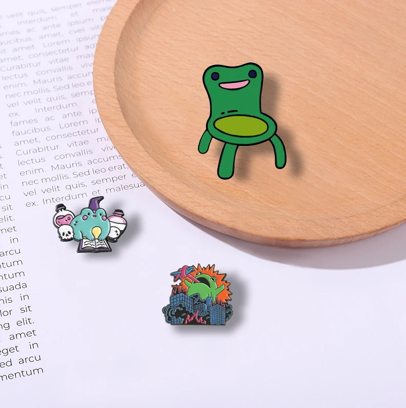 Chair Frog Magic Small Potion Frog Brooch Monster Frog Brooch Clothing Backpack Alloy Brooch Badge Enamel Lapel Pins Wholesale