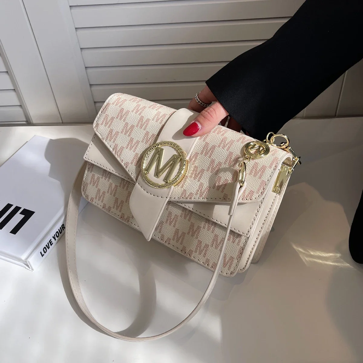 

2025 Quilted Chain Shoulder Bag Diamond Pattern Crossbody Purse for Women Fashion Shoulder Tote Chic Day to Versatile Sling Bag​
